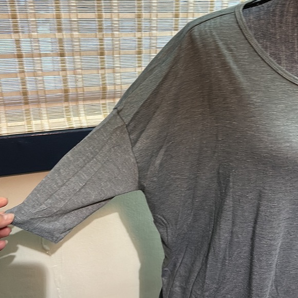 LuLaRoe Tunic. - Picture 2 of 3